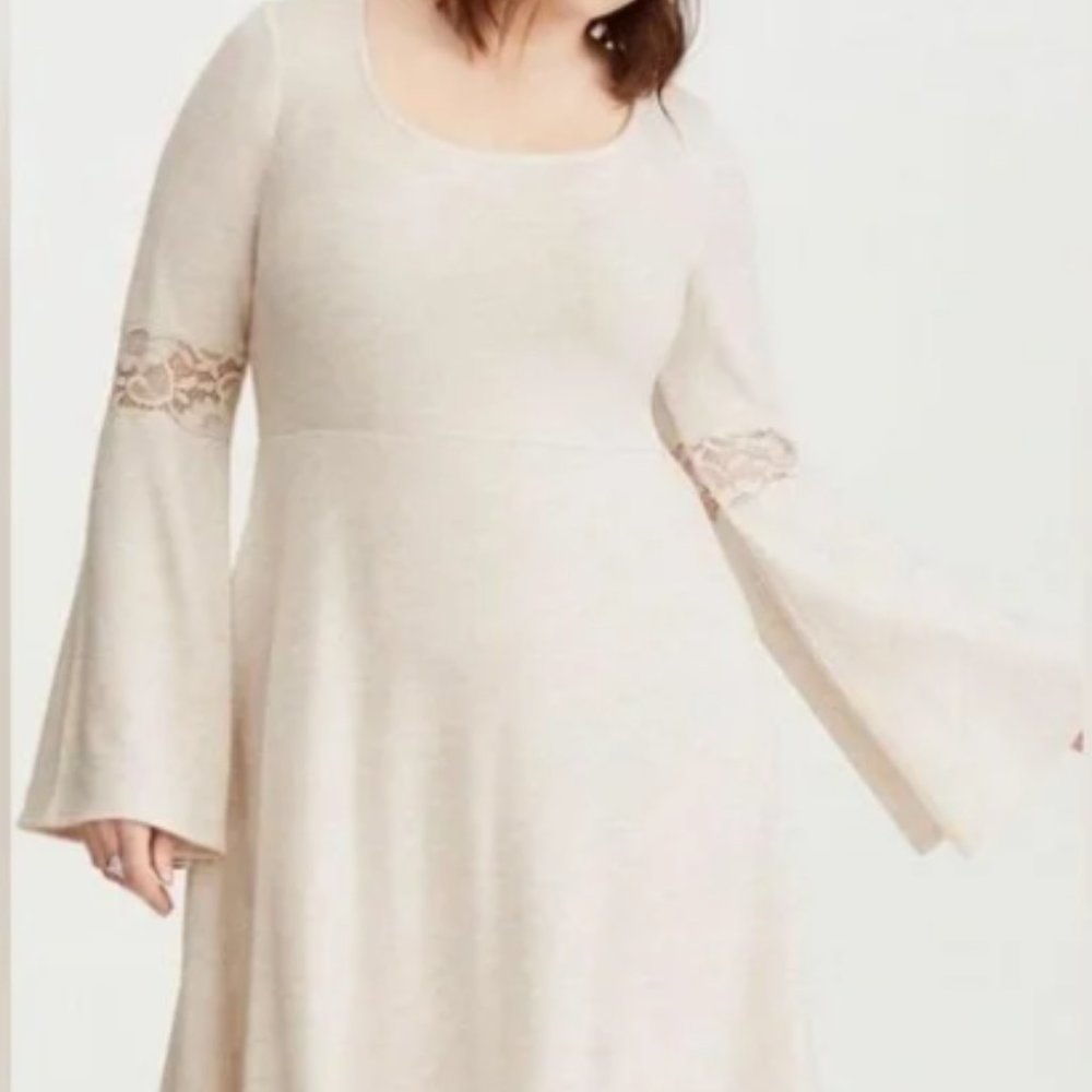 Women’s Cream Lace-Trim Bell Sleeve Dress